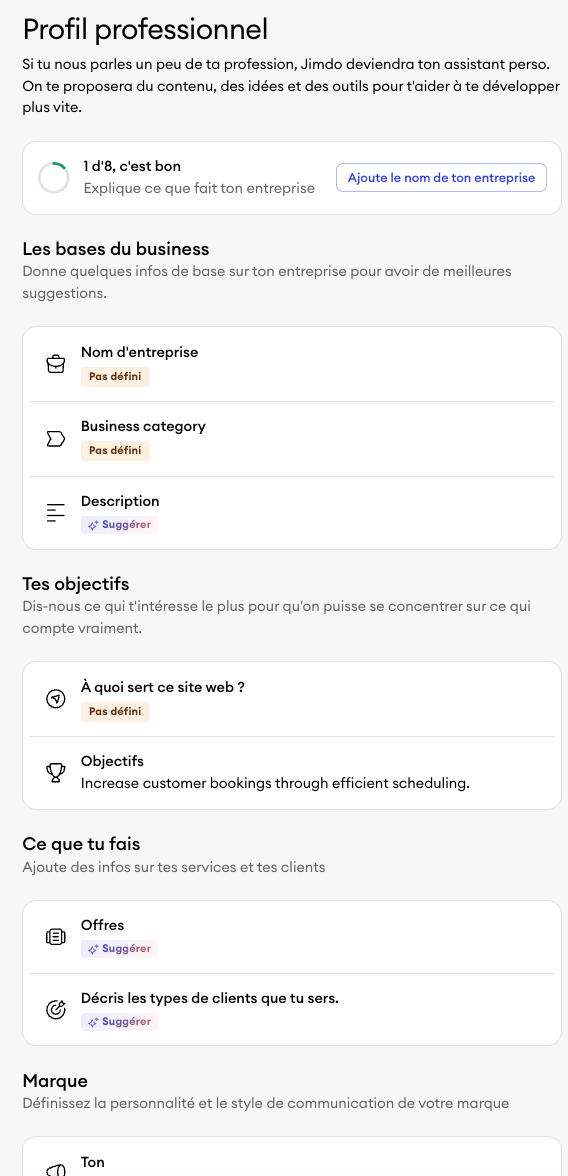 Section profil d’entreprise dans le tableau de bord Jimdo avec des champs pour le nom de l’entreprise, la catégorie, la description, les offres, le public cible et les coordonnées pour gérer et personnaliser le contenu et les paramètres du site.